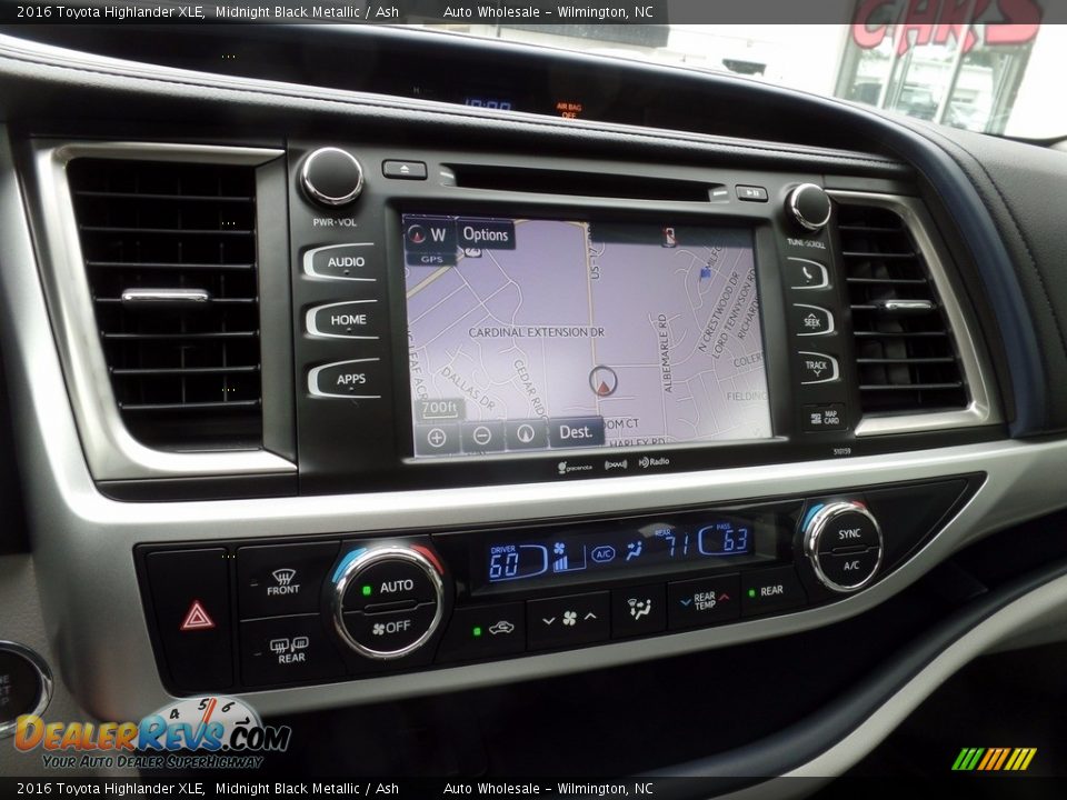 2016 Toyota Highlander XLE Midnight Black Metallic / Ash Photo #17