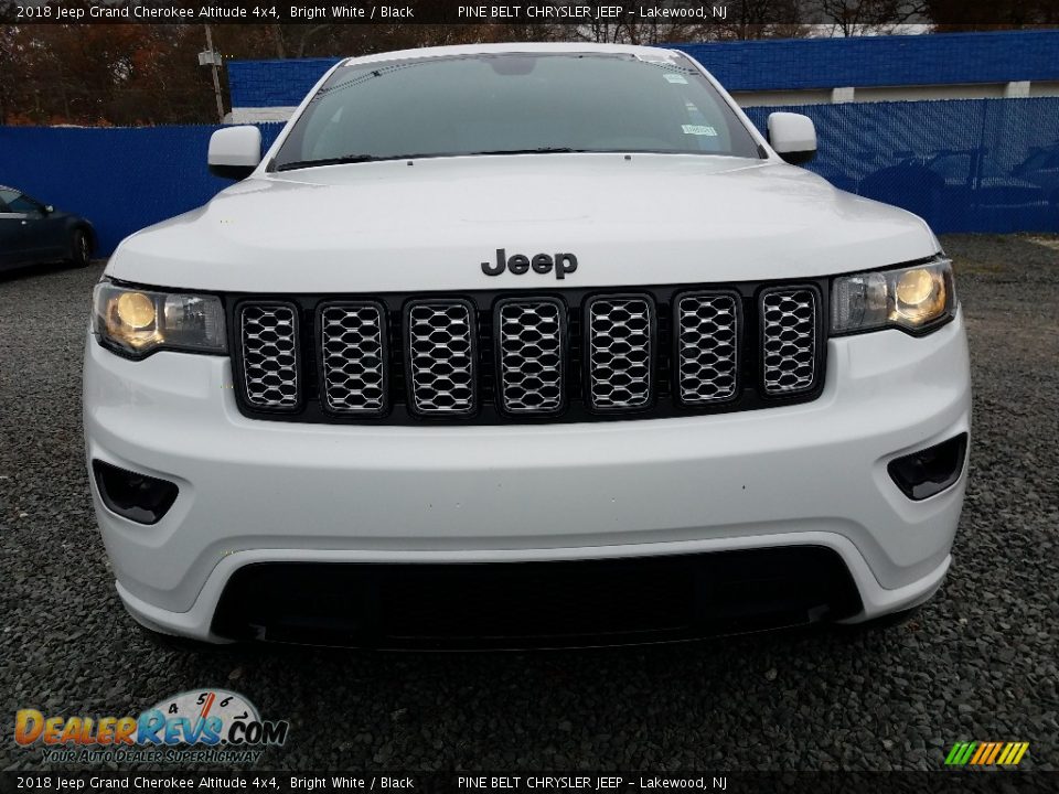 2018 Jeep Grand Cherokee Altitude 4x4 Bright White / Black Photo #2