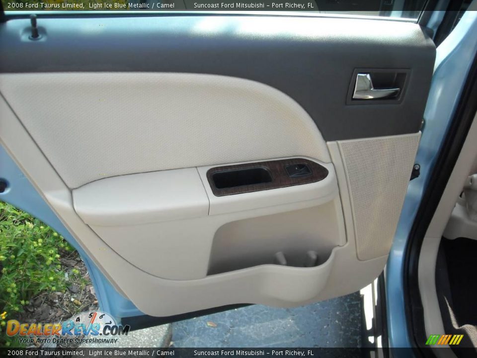 2008 Ford Taurus Limited Light Ice Blue Metallic / Camel Photo #27