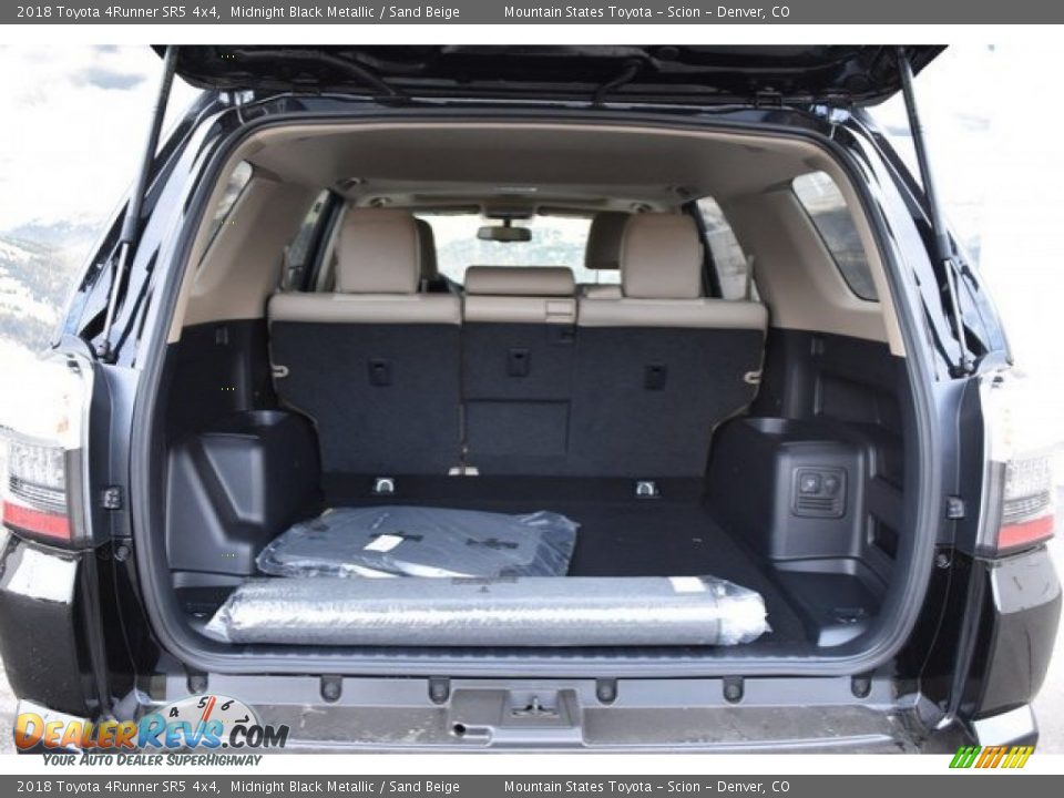 2018 Toyota 4Runner SR5 4x4 Midnight Black Metallic / Sand Beige Photo #8