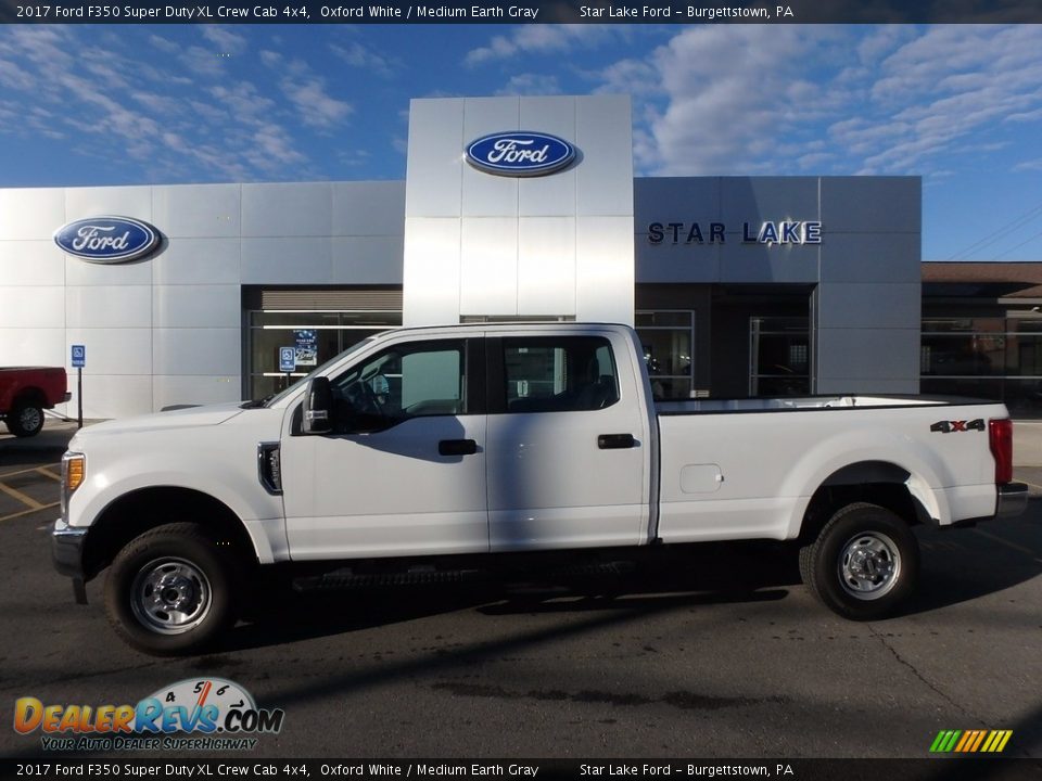 2017 Ford F350 Super Duty XL Crew Cab 4x4 Oxford White / Medium Earth Gray Photo #1