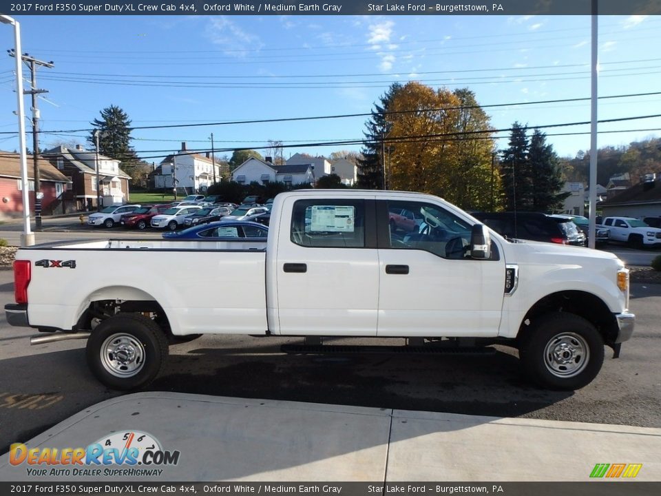 2017 Ford F350 Super Duty XL Crew Cab 4x4 Oxford White / Medium Earth Gray Photo #4