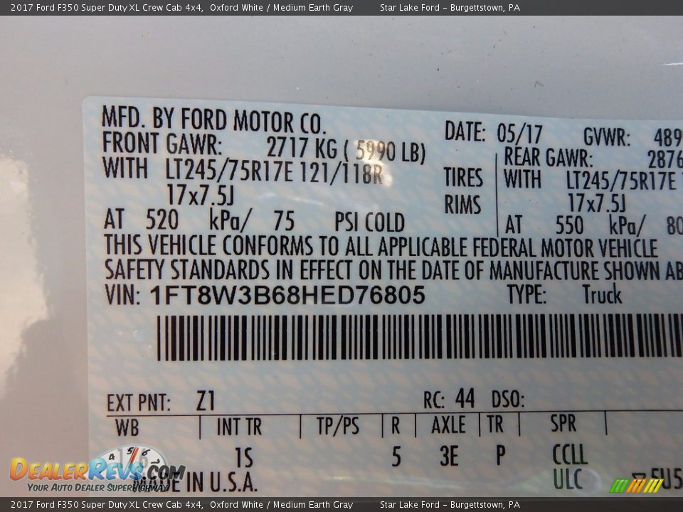 2017 Ford F350 Super Duty XL Crew Cab 4x4 Oxford White / Medium Earth Gray Photo #15