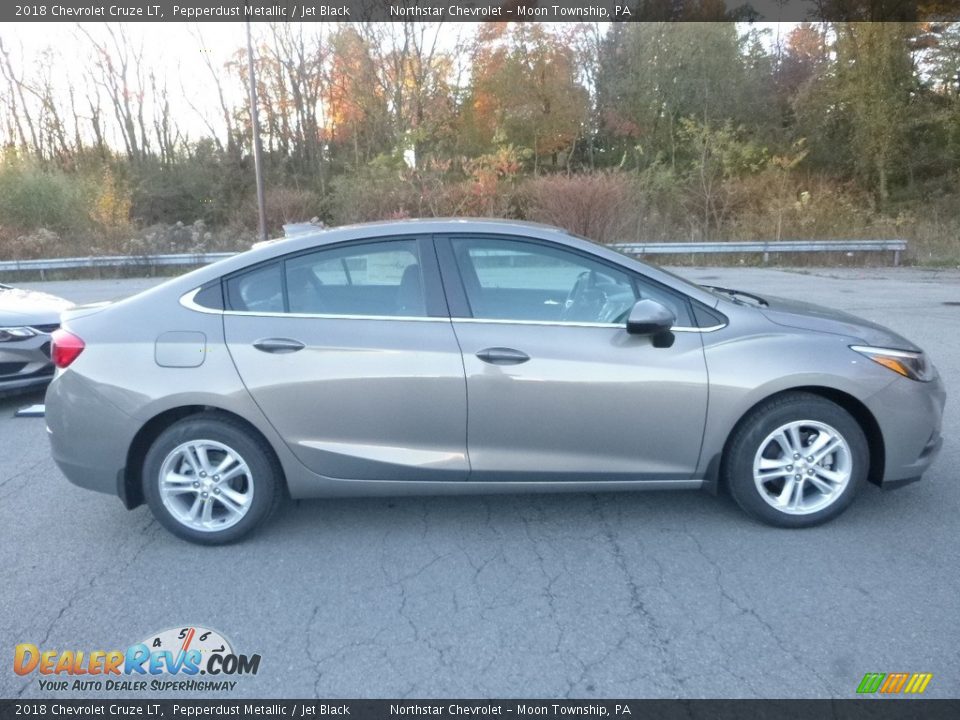 2018 Chevrolet Cruze LT Pepperdust Metallic / Jet Black Photo #6