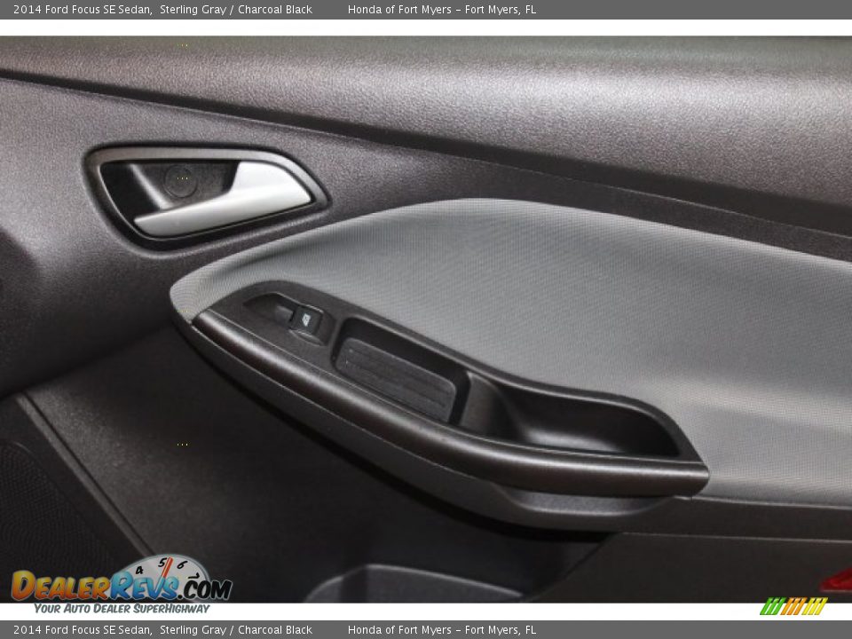 2014 Ford Focus SE Sedan Sterling Gray / Charcoal Black Photo #27