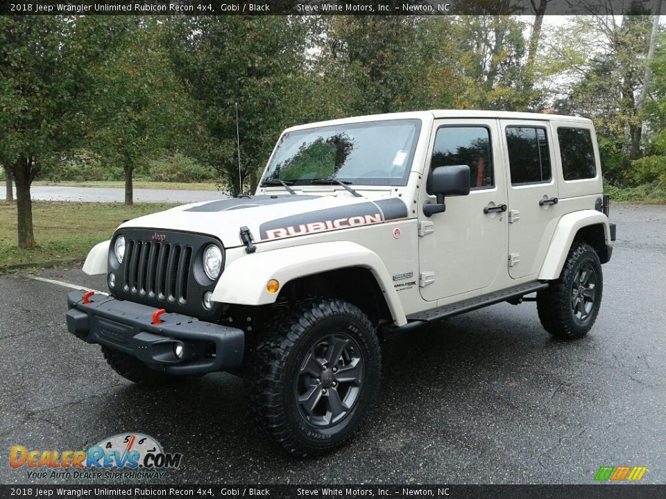 Front 3/4 View of 2018 Jeep Wrangler Unlimited Rubicon Recon 4x4 Photo #2