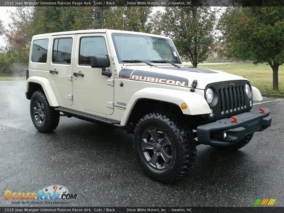 Front 3/4 View of 2018 Jeep Wrangler Unlimited Rubicon Recon 4x4 Photo #4