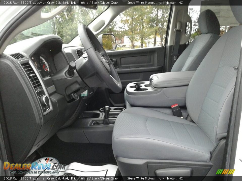 2018 Ram 2500 Tradesman Crew Cab 4x4 Bright White / Black/Diesel Gray Photo #9
