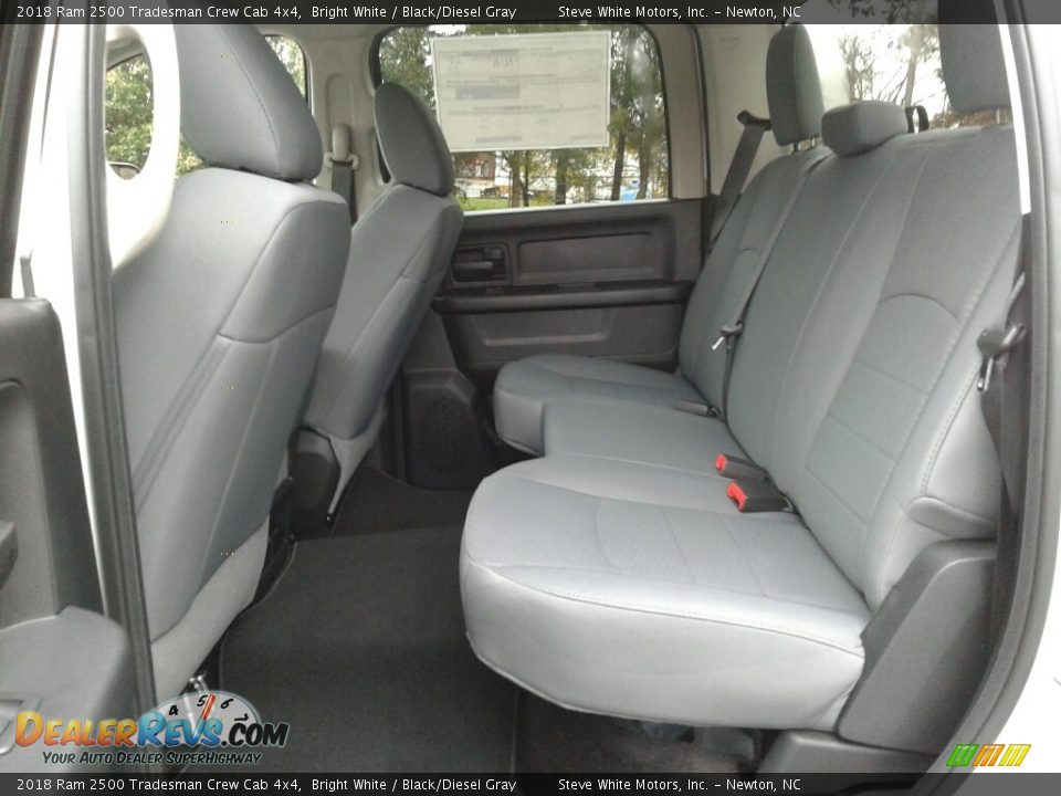 2018 Ram 2500 Tradesman Crew Cab 4x4 Bright White / Black/Diesel Gray Photo #10