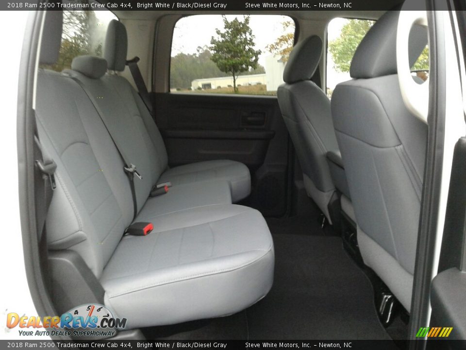 2018 Ram 2500 Tradesman Crew Cab 4x4 Bright White / Black/Diesel Gray Photo #12