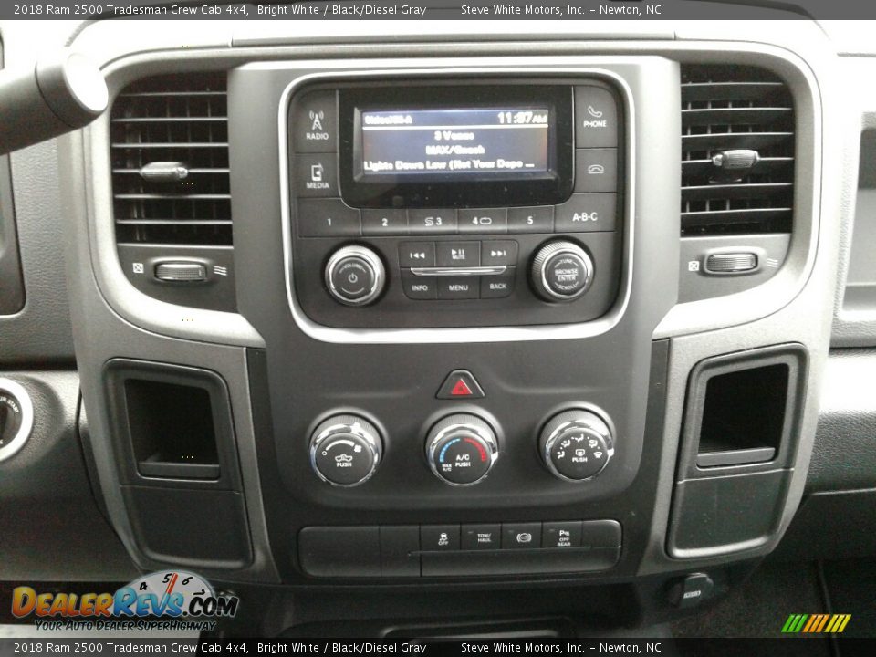 2018 Ram 2500 Tradesman Crew Cab 4x4 Bright White / Black/Diesel Gray Photo #18