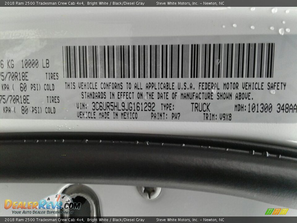 2018 Ram 2500 Tradesman Crew Cab 4x4 Bright White / Black/Diesel Gray Photo #27