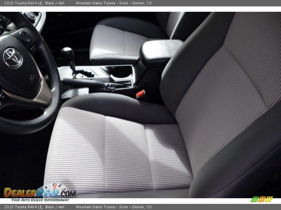 2015 Toyota RAV4 LE Black / Ash Photo #11