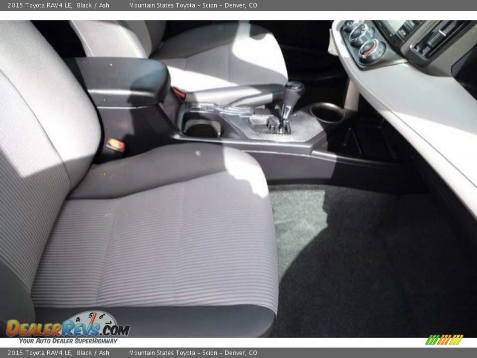 2015 Toyota RAV4 LE Black / Ash Photo #17