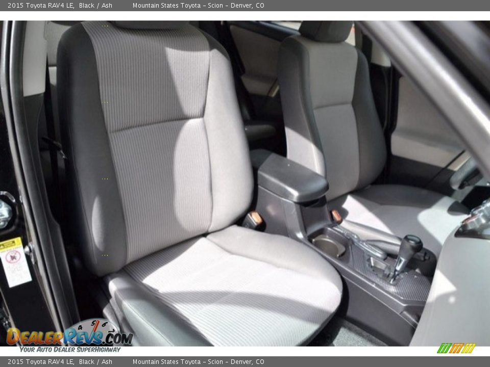 2015 Toyota RAV4 LE Black / Ash Photo #18