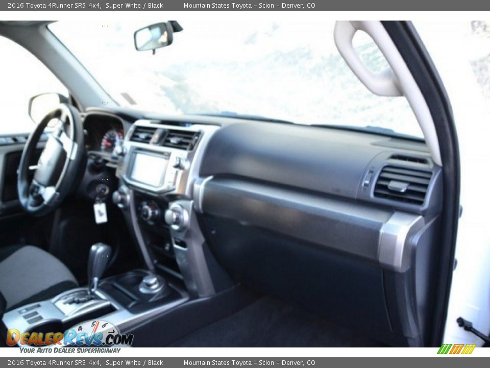 2016 Toyota 4Runner SR5 4x4 Super White / Black Photo #16