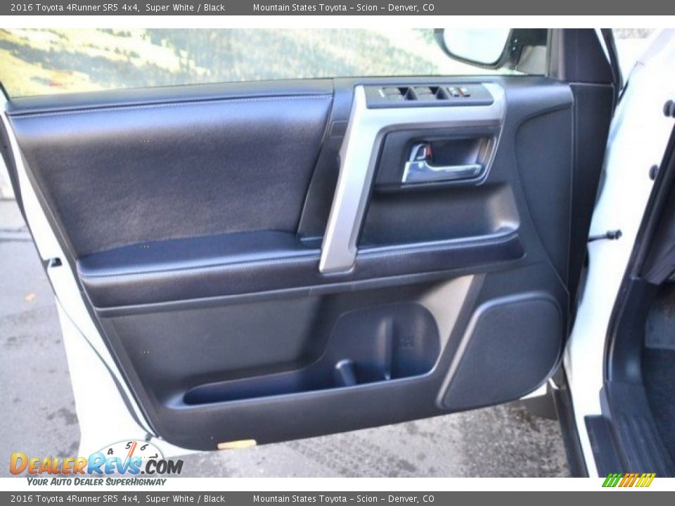 2016 Toyota 4Runner SR5 4x4 Super White / Black Photo #24