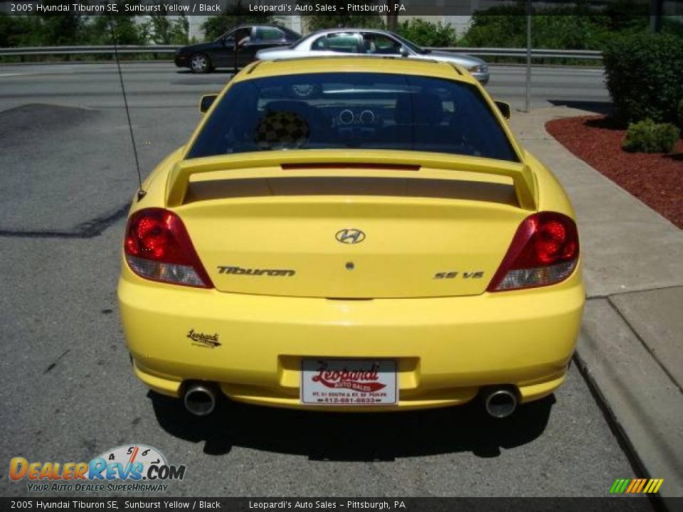 2005 Hyundai Tiburon SE Sunburst Yellow / Black Photo #3