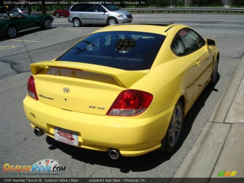2005 Hyundai Tiburon SE Sunburst Yellow / Black Photo #4