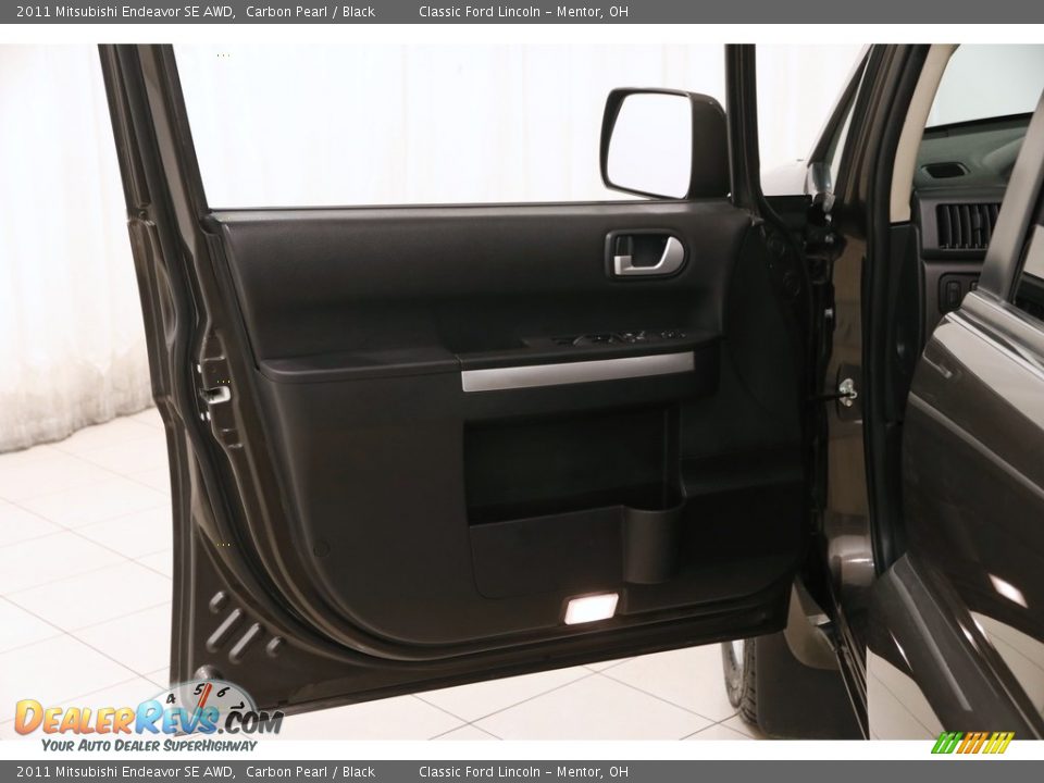 2011 Mitsubishi Endeavor SE AWD Carbon Pearl / Black Photo #4
