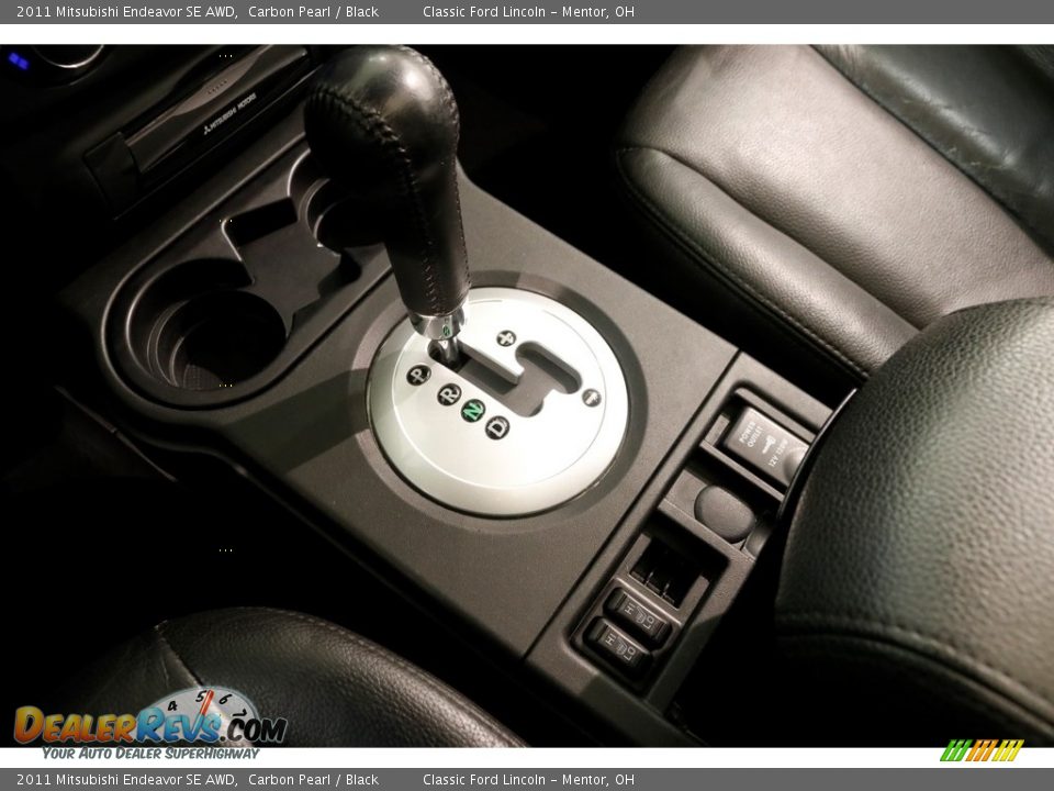 2011 Mitsubishi Endeavor SE AWD Carbon Pearl / Black Photo #14