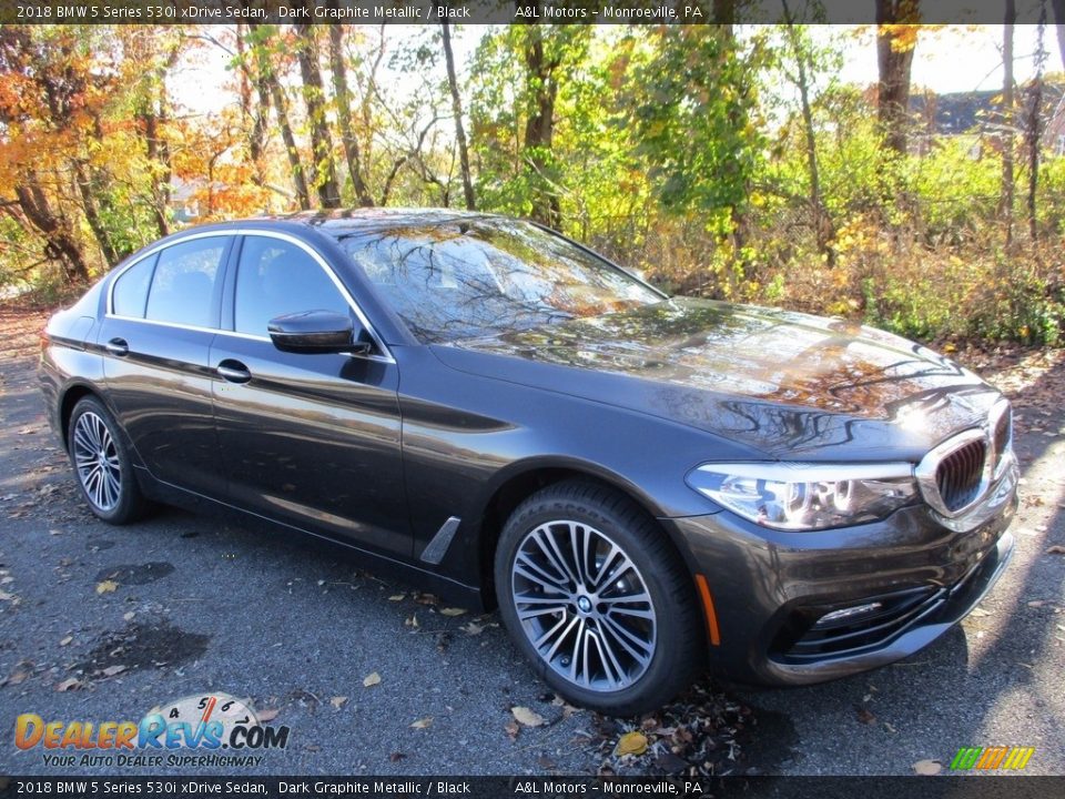 Front 3/4 View of 2018 BMW 5 Series 530i xDrive Sedan Photo #1