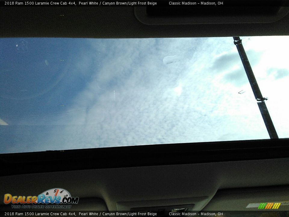2018 Ram 1500 Laramie Crew Cab 4x4 Pearl White / Canyon Brown/Light Frost Beige Photo #16