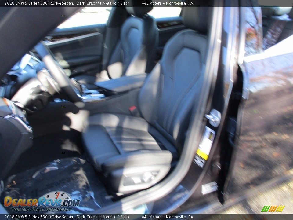 2018 BMW 5 Series 530i xDrive Sedan Dark Graphite Metallic / Black Photo #10