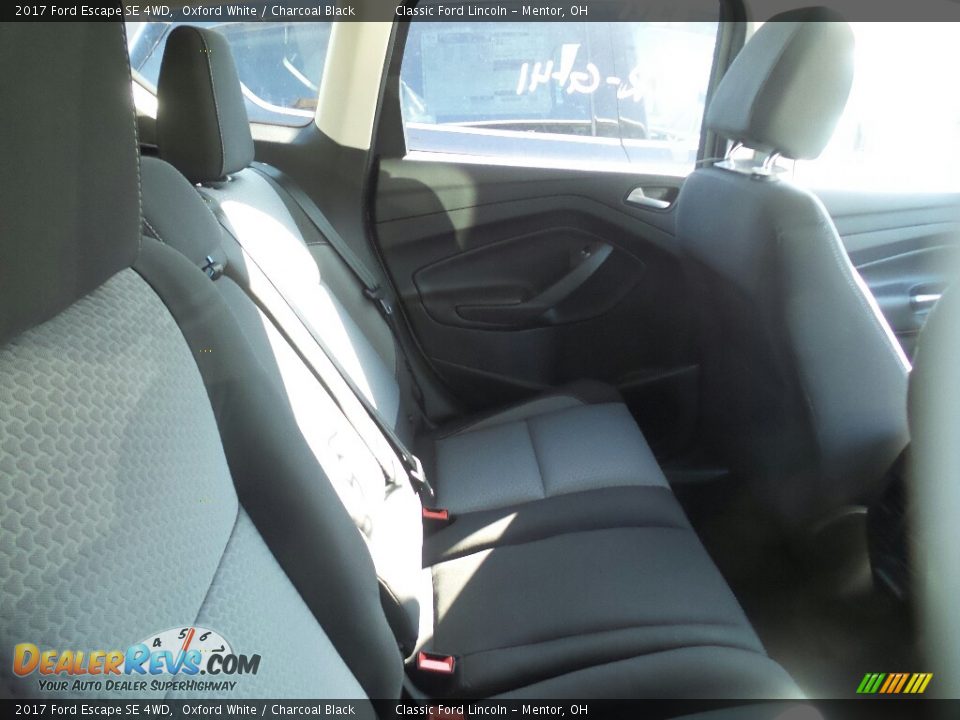 2017 Ford Escape SE 4WD Oxford White / Charcoal Black Photo #5