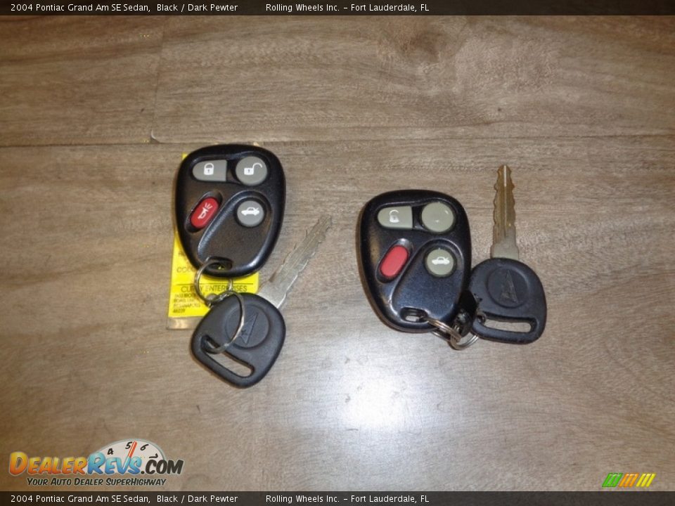 2004 Pontiac Grand Am SE Sedan Black / Dark Pewter Photo #16