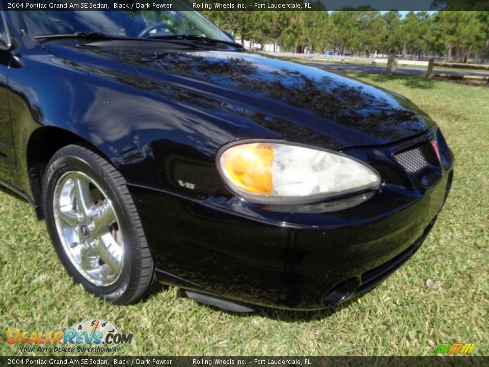 2004 Pontiac Grand Am SE Sedan Black / Dark Pewter Photo #17
