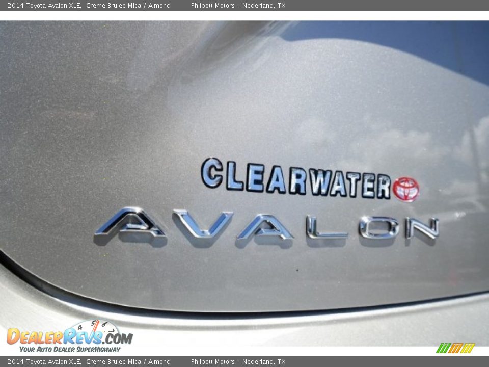 2014 Toyota Avalon XLE Creme Brulee Mica / Almond Photo #11