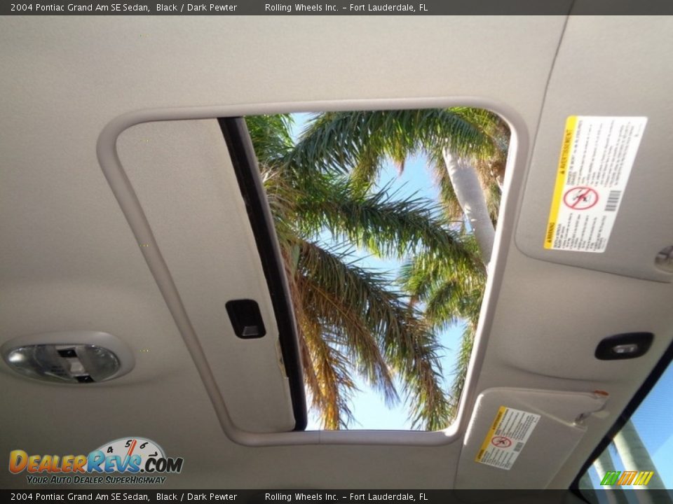 2004 Pontiac Grand Am SE Sedan Black / Dark Pewter Photo #26