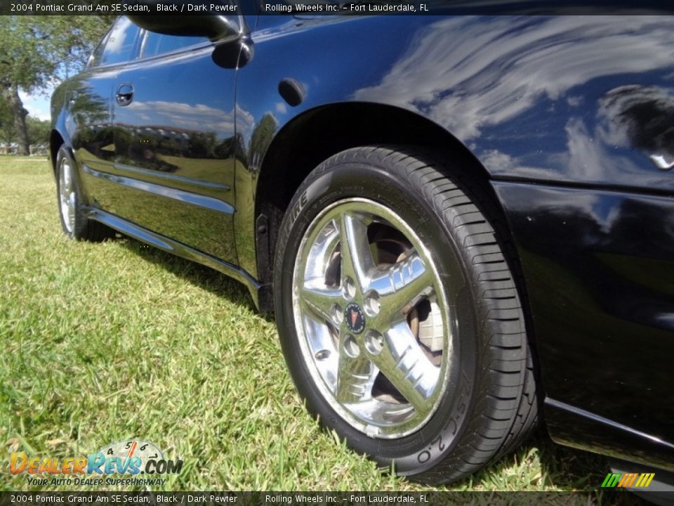 2004 Pontiac Grand Am SE Sedan Black / Dark Pewter Photo #27