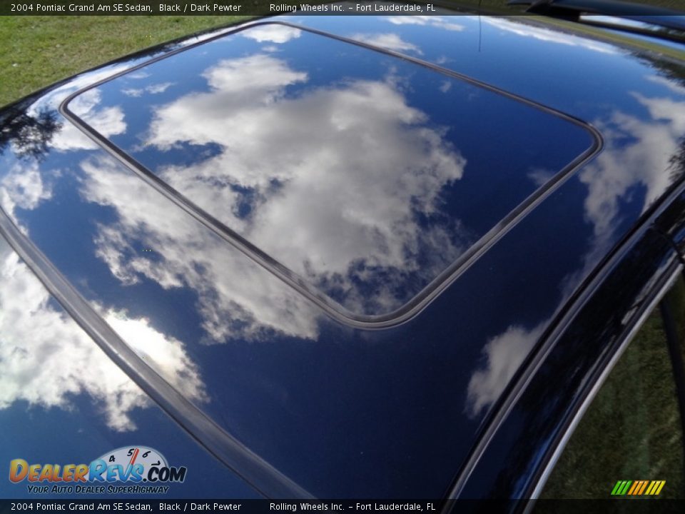 2004 Pontiac Grand Am SE Sedan Black / Dark Pewter Photo #33