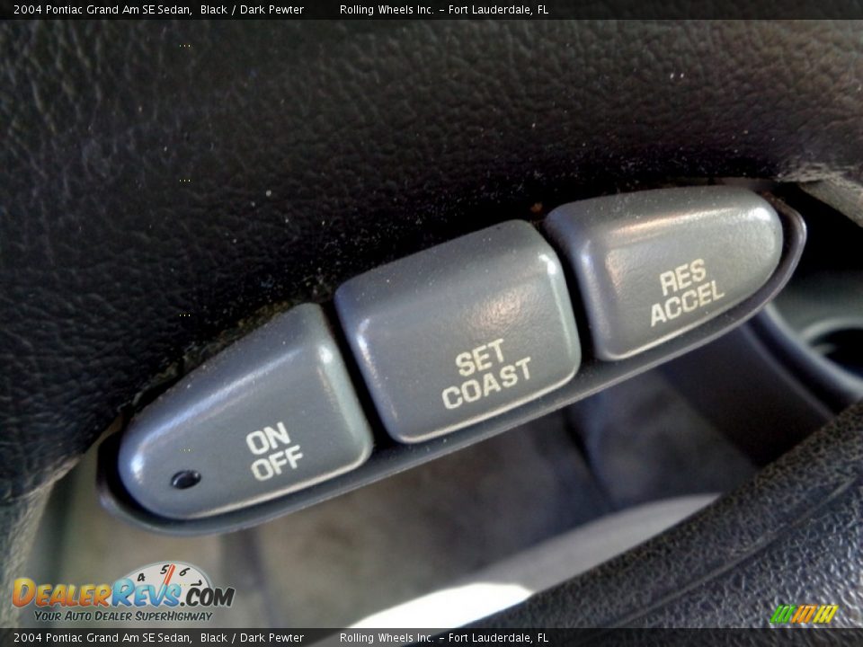 2004 Pontiac Grand Am SE Sedan Black / Dark Pewter Photo #34