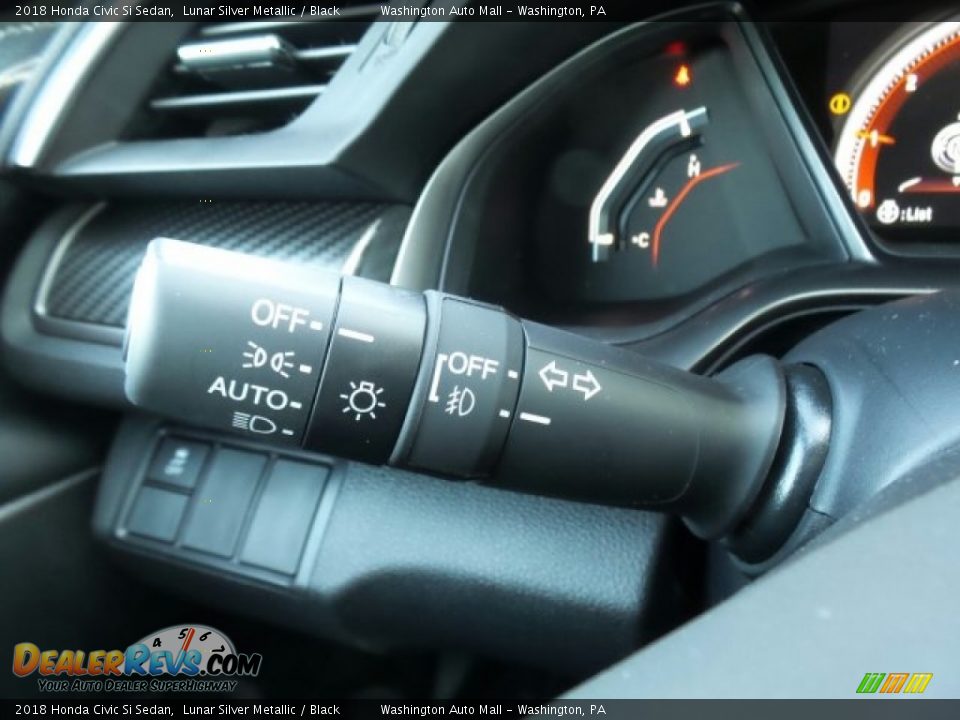 Controls of 2018 Honda Civic Si Sedan Photo #22