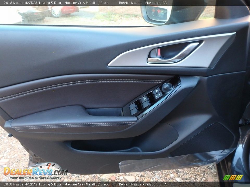 2018 Mazda MAZDA3 Touring 5 Door Machine Gray Metallic / Black Photo #10