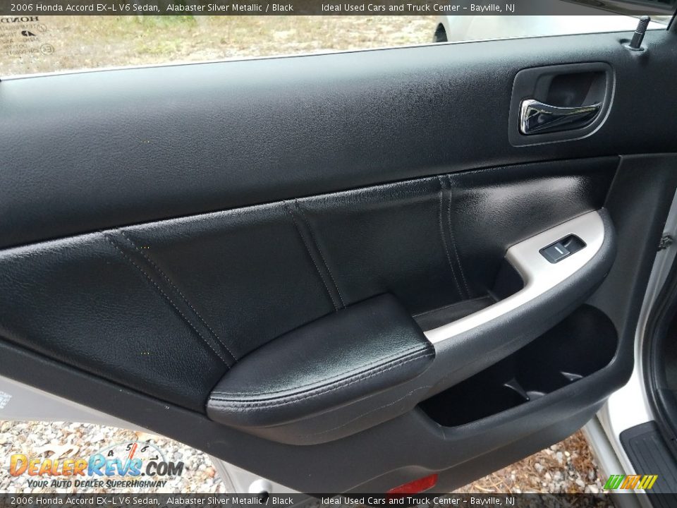 2006 Honda Accord EX-L V6 Sedan Alabaster Silver Metallic / Black Photo #25