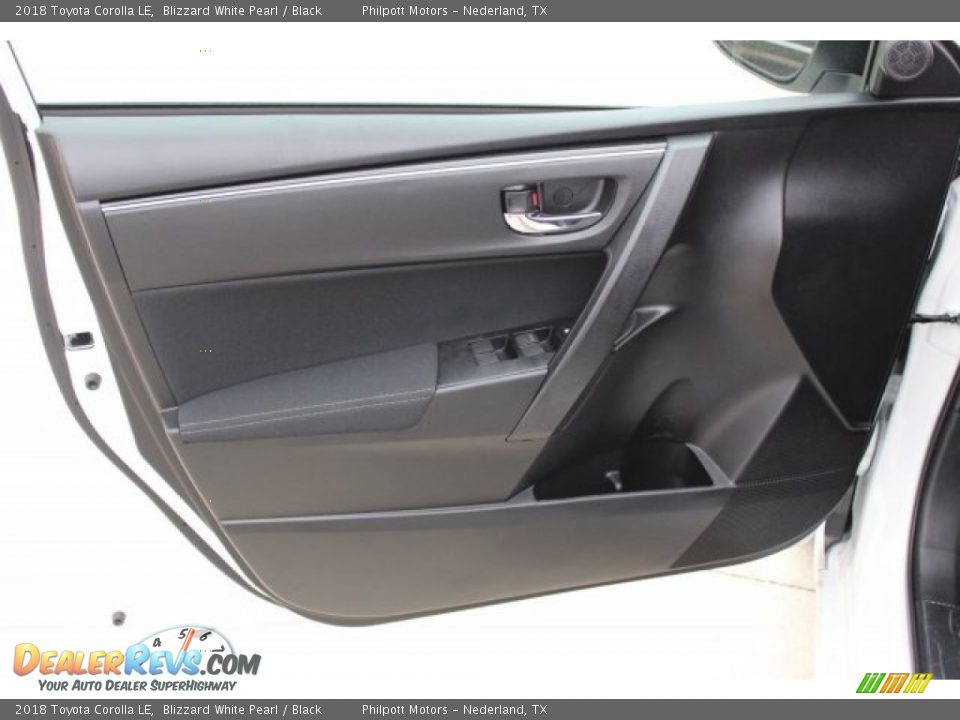 2018 Toyota Corolla LE Blizzard White Pearl / Black Photo #8