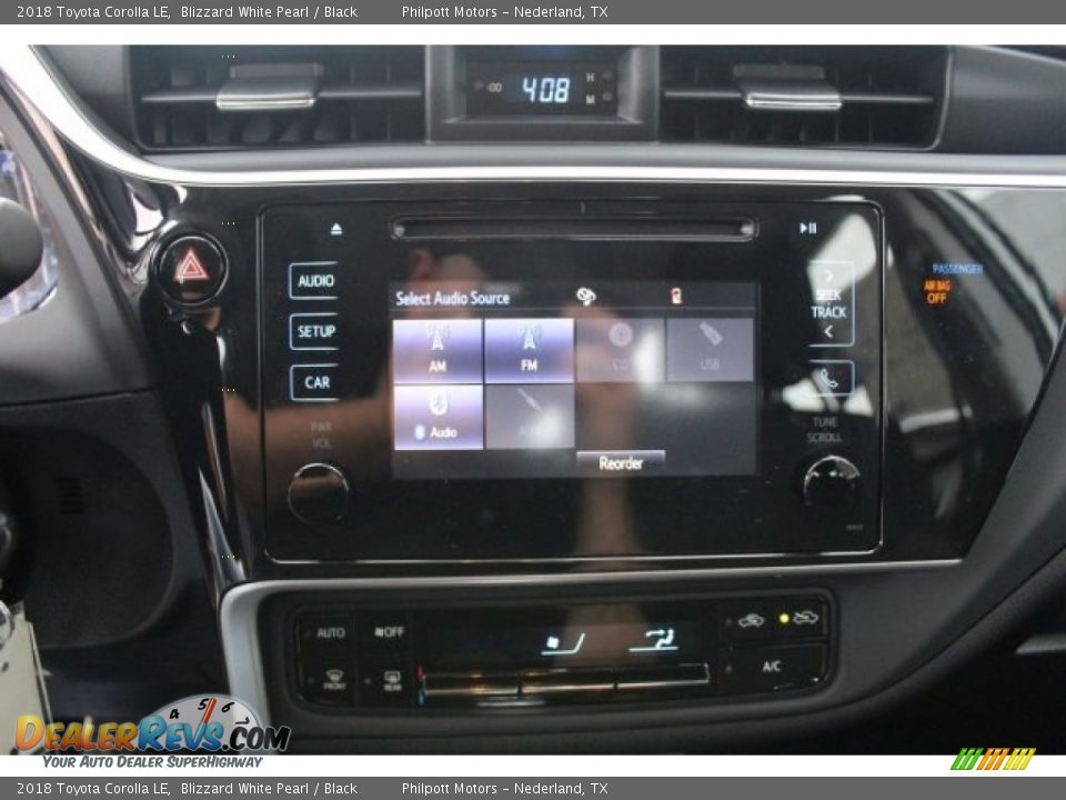 2018 Toyota Corolla LE Blizzard White Pearl / Black Photo #12