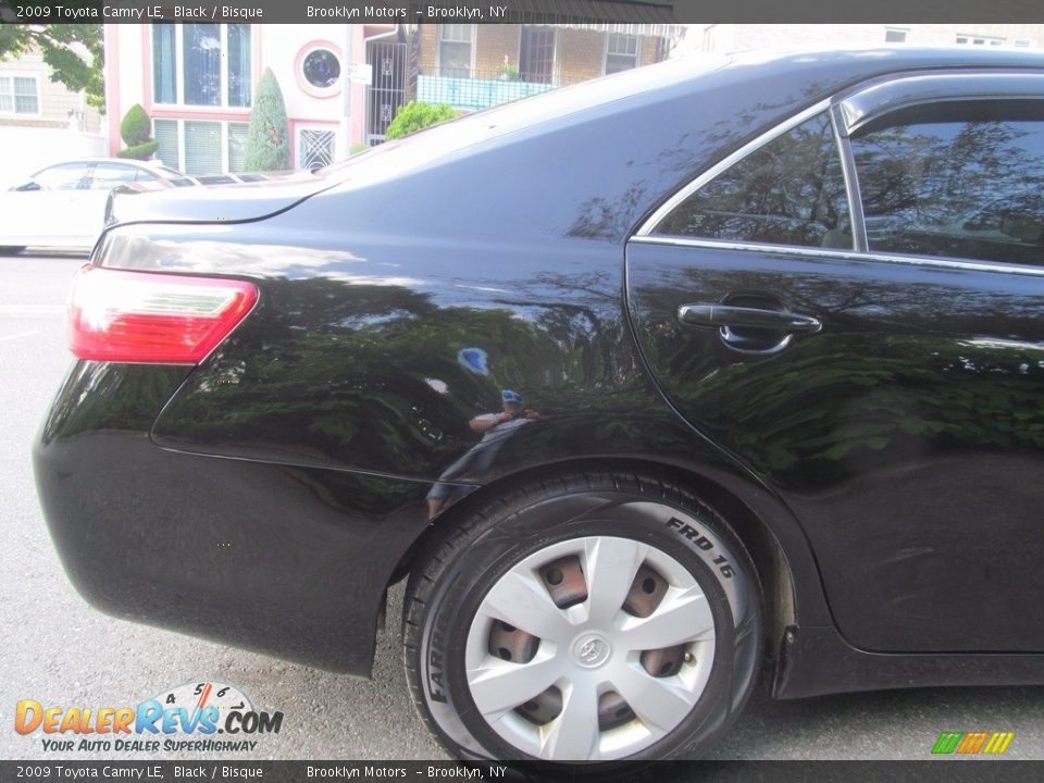 2009 Toyota Camry LE Black / Bisque Photo #18