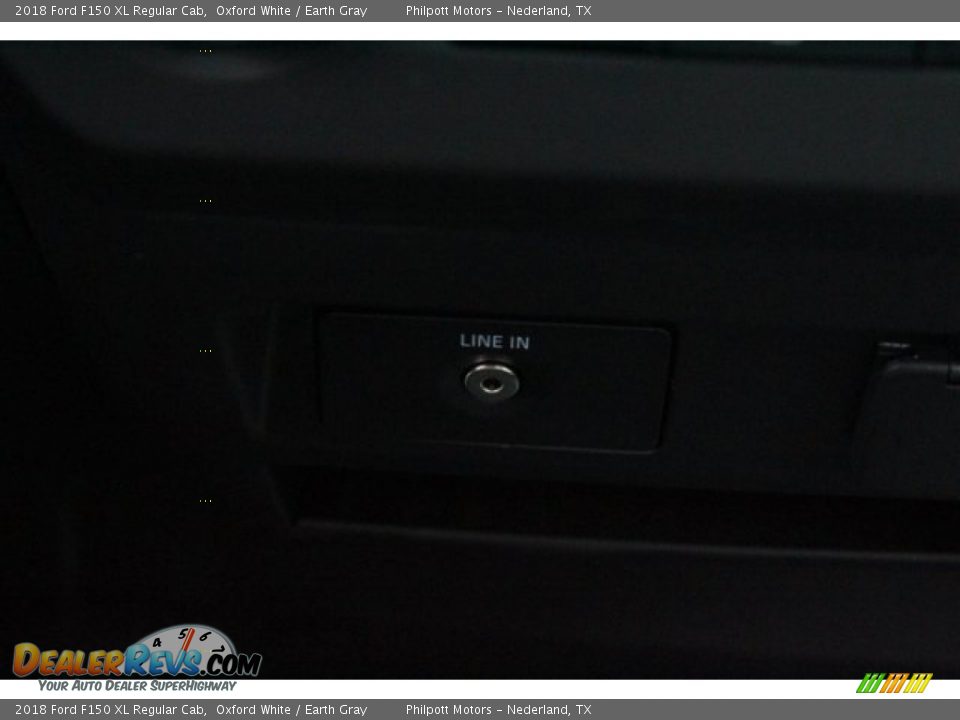 2018 Ford F150 XL Regular Cab Oxford White / Earth Gray Photo #15