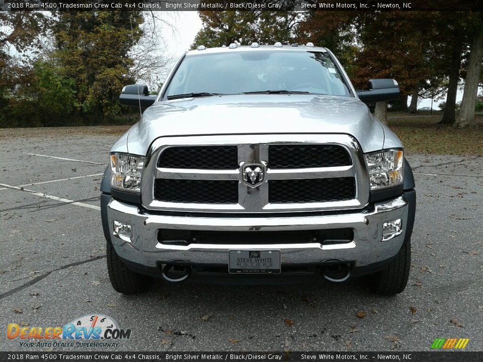 2018 Ram 4500 Tradesman Crew Cab 4x4 Chassis Bright Silver Metallic / Black/Diesel Gray Photo #3