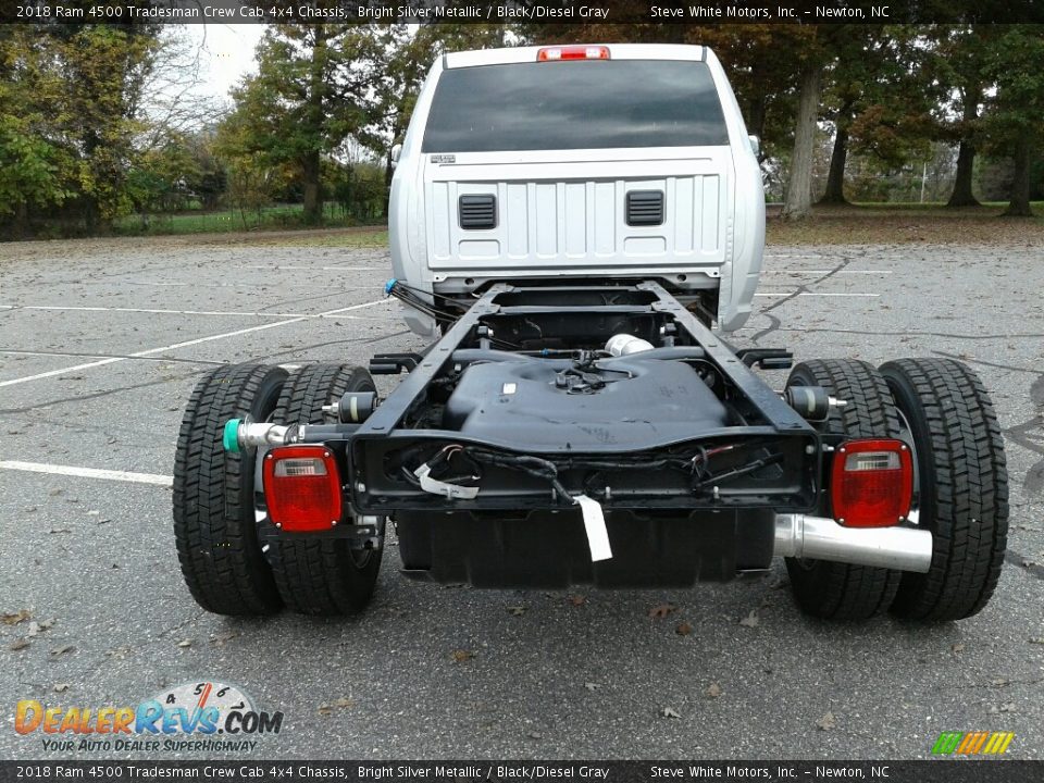 2018 Ram 4500 Tradesman Crew Cab 4x4 Chassis Bright Silver Metallic / Black/Diesel Gray Photo #7