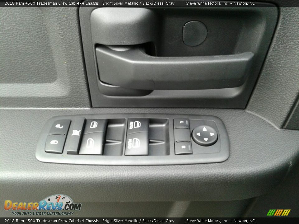 2018 Ram 4500 Tradesman Crew Cab 4x4 Chassis Bright Silver Metallic / Black/Diesel Gray Photo #13