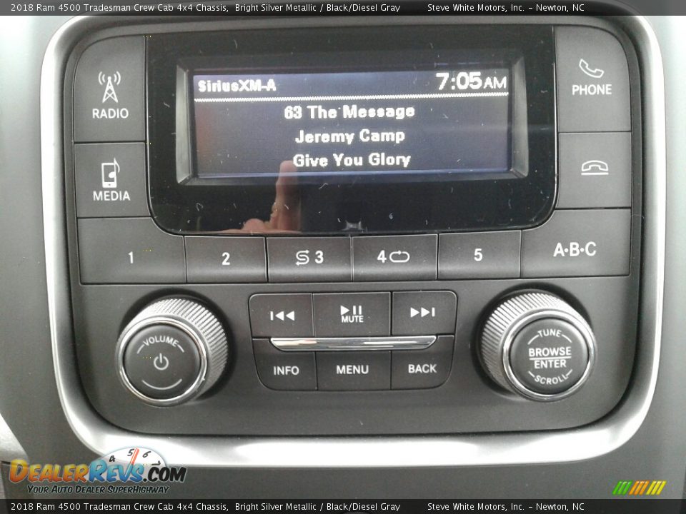 2018 Ram 4500 Tradesman Crew Cab 4x4 Chassis Bright Silver Metallic / Black/Diesel Gray Photo #18