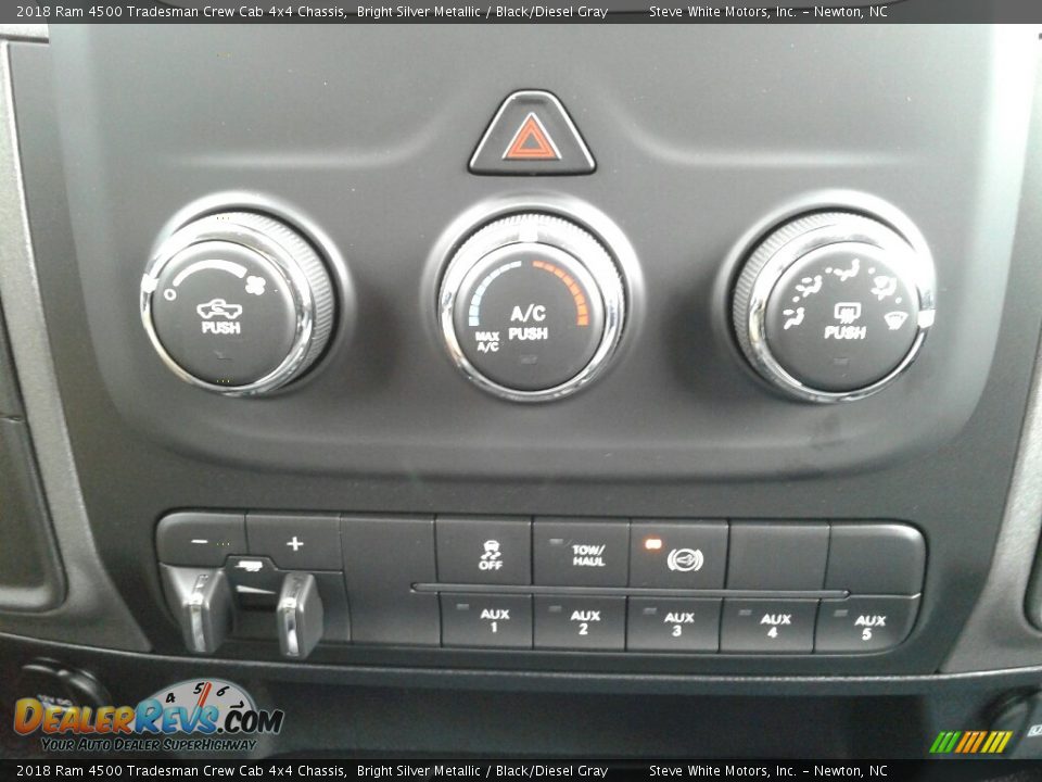 2018 Ram 4500 Tradesman Crew Cab 4x4 Chassis Bright Silver Metallic / Black/Diesel Gray Photo #19