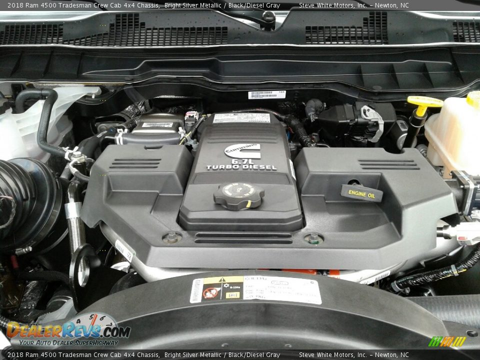 2018 Ram 4500 Tradesman Crew Cab 4x4 Chassis Bright Silver Metallic / Black/Diesel Gray Photo #23