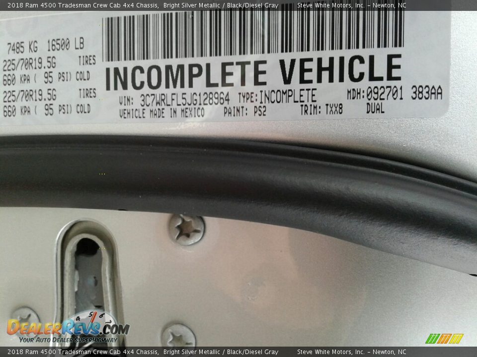 2018 Ram 4500 Tradesman Crew Cab 4x4 Chassis Bright Silver Metallic / Black/Diesel Gray Photo #25